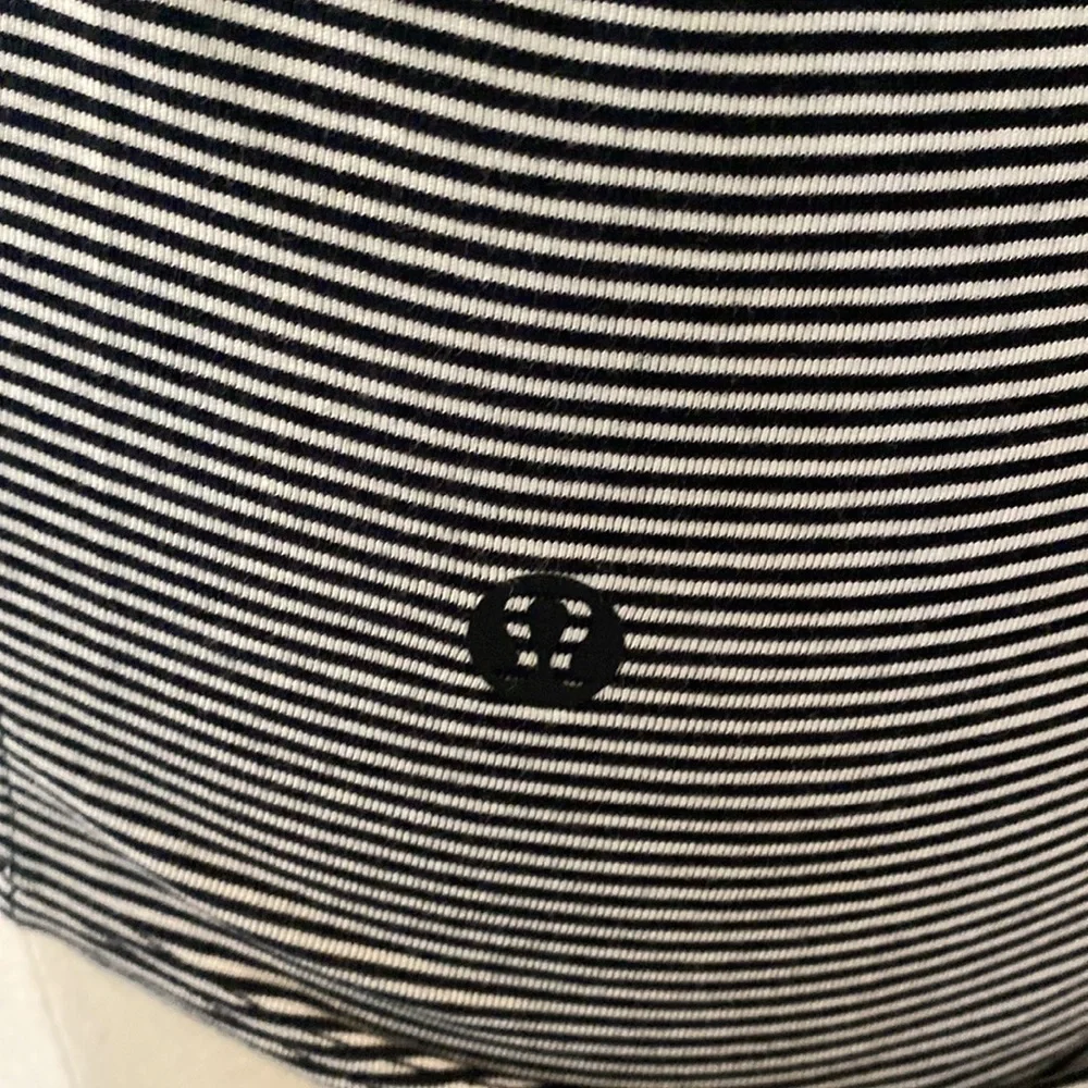 Lululemon Striped Black and White Tank Top Size 4 in EUC
